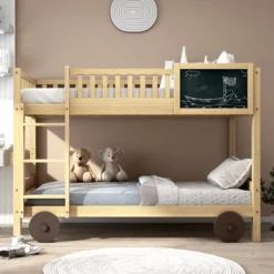 Merax Etagenbett 90x200cm Kinderbett Mit Rechtwinkliger Treppe Und Tafel, Zaun Und Rädern, Stockbett Rahmen Aus Kiefer, Teilbar Zu 2 Einzelbetten, Natur -Kinderbett Geschäft 379e3ec94309dcfc71dff5df73a62a18