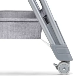 Lionelo Luna Ein Tragbares Beistellbett Mit Einer Matratze, Reisebett, Von Neugeboren Bis 9 Kg, In Der Höhe Und Der Neigung Verstellbar, 4 Rädern Mit Bremse, Befestigung Zum Elternbett -Kinderbett Geschäft 395c90b2358a5bfdbf6262316b3305eb