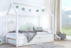 NALA BIS2 Holzbett Kinderbett Hausbett 90x200 Weiß 100% Kieferholz Ohne Schutzgitter 2 Lattenroste Kiefer Schubkasten Mit Schlaffunktion -Kinderbett Geschäft 593db1069f3298fd6b5bd7a9fa6e0993
