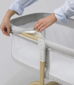 LIONELO Malin Evo Kinderbett, Babywiege, Reisebett Für Babys Mit Matratze, Kinderreisebett, Reisegitterbett, Von 0 Bis 9 Kg, Vordach, Moskitonetz, Klappbar, Schaukelsystem, Liegeverstellung, Schnelle Montage, Reisetasche, Leicht -Kinderbett Geschäft 6dc0a011c6d6b1e5366439f0746f1664