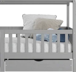 Hausbett NUNA Aus Massiver Kiefer, Montessori Bett In 90 X 200 Cm Mit Rausfallschutz, Spielbett Mit Schubladen, Modernes Kinderbett Mit Dach In Grau 15 Hausbett NUNA Aus Massiver Kiefer, Montessori Bett In 90 X 200 Cm Mit Rausfallschutz, Spielbett Mit Schubladen, Modernes Kinderbett Mit Dach In Grau -Kinderbett Geschäft 76b671e5c84c79e889def773bee65f73