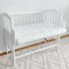 Babybett Beistellbett 90x40 Cm Mit Matratze, Umbaubar Zu 90x55 Cm, 9 Mal Verstellbare Liegehöhe, Auch Als Babywippe Nutzbar, Kiefer-Vollholz In Weiß