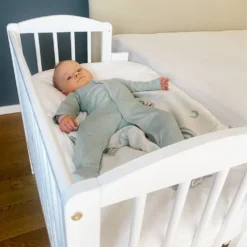 Babybett Beistellbett 90x40 Cm Mit Matratze, Umbaubar Zu 90x55 Cm, 9 Mal Verstellbare Liegehöhe, Auch Als Babywippe Nutzbar, Kiefer-Vollholz In Weiß -Kinderbett Geschäft cbc9ba1c9449e52ee2c224d80b3ca0be